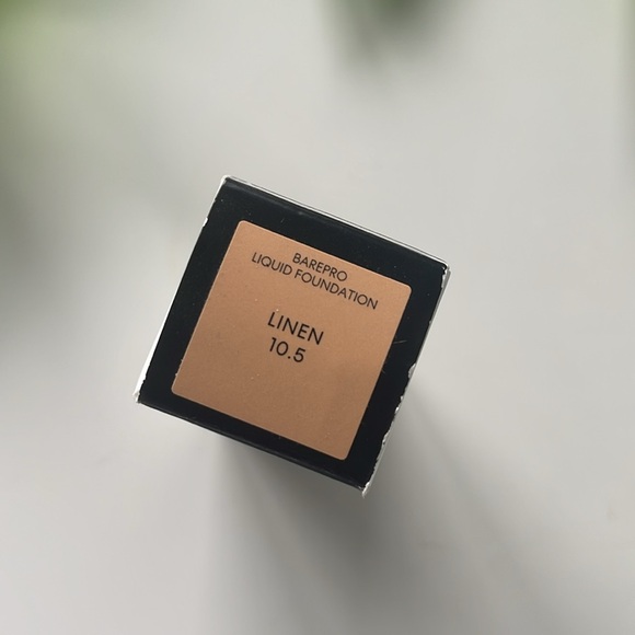 bareMinerals Barepro Performance Wear Liquid Foundation SPF 20, 24HR Vegan - Picture 5 of 5